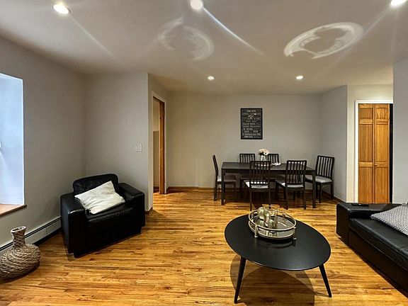 4th image of 220 Lexington Ave