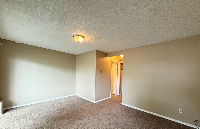 637 Pleasant Ave #102 — Photo 12