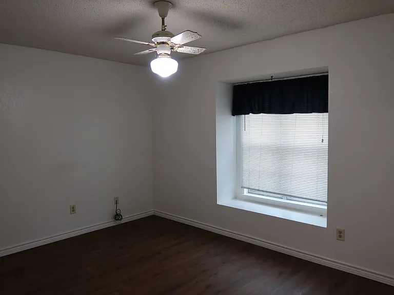 101 Travis Ln — Photo 10