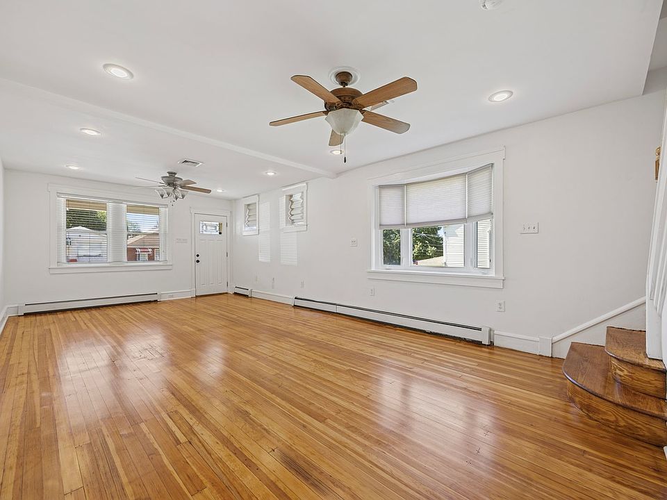 1st image of 110 W 8th Ave