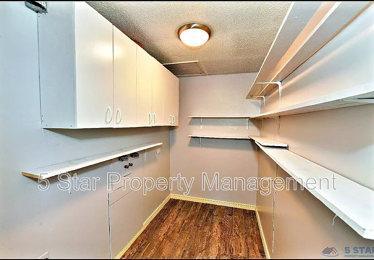 10117 Mercedes St — Photo 37