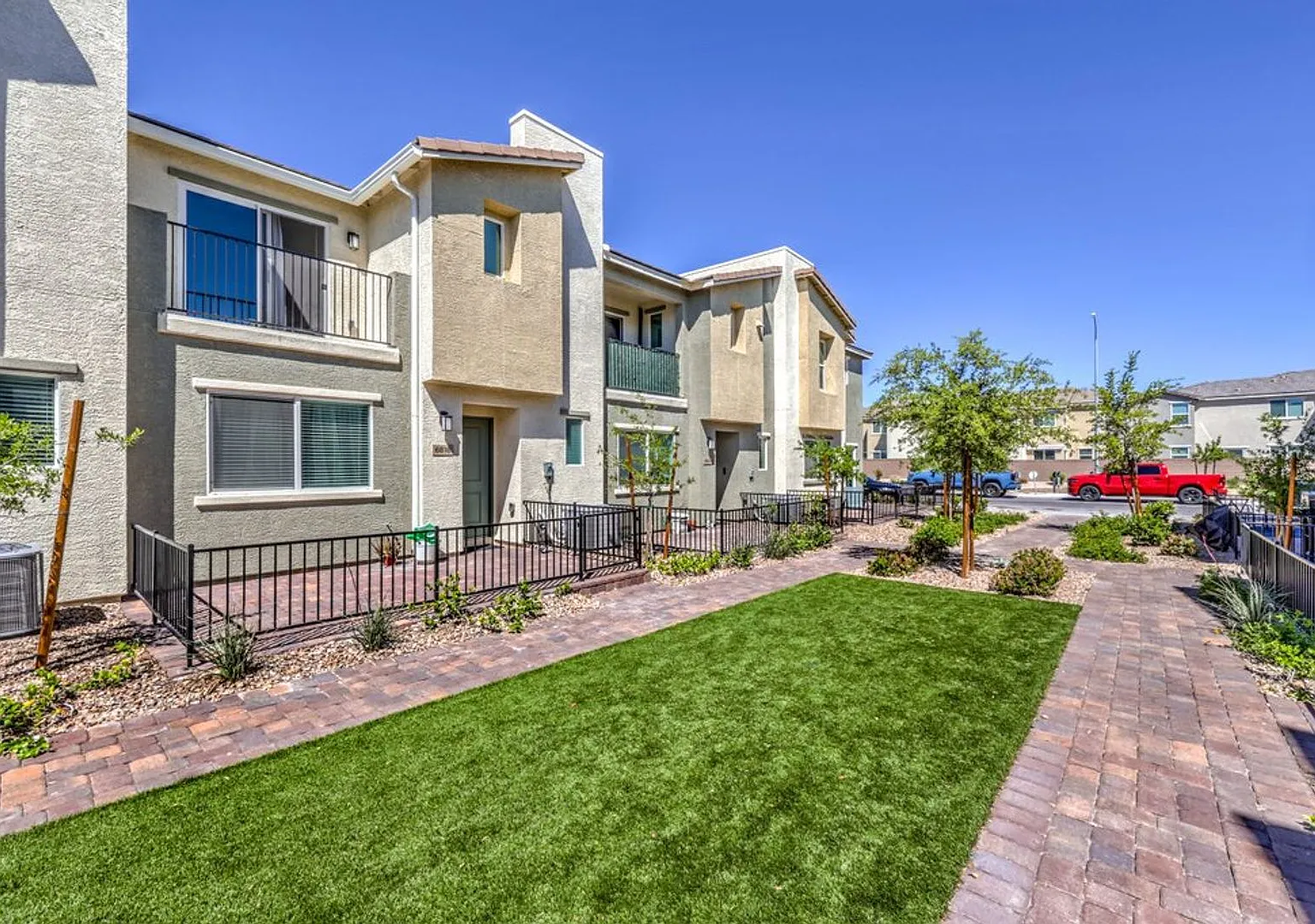Like-New Townhome with Resort Amenities & Private Balcony — Photo 3