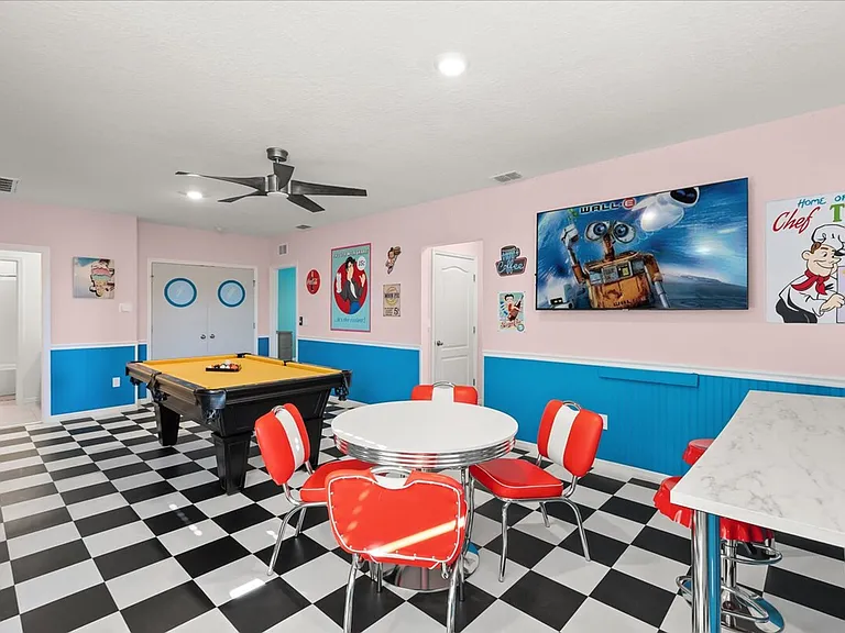 Building's Lounge