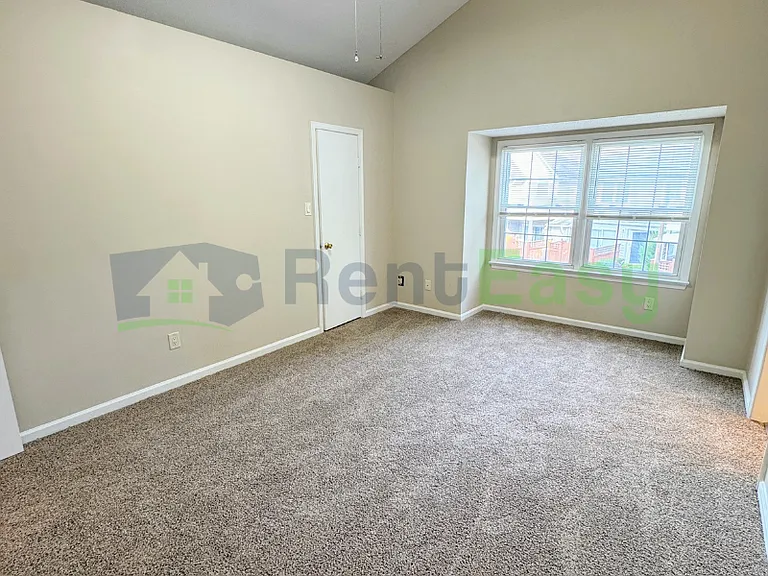401 Henley Ct #C — Photo 13