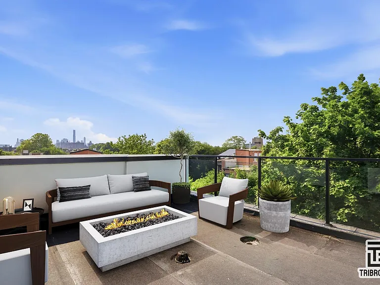 461 Lexington Ave #4 — Photo 1