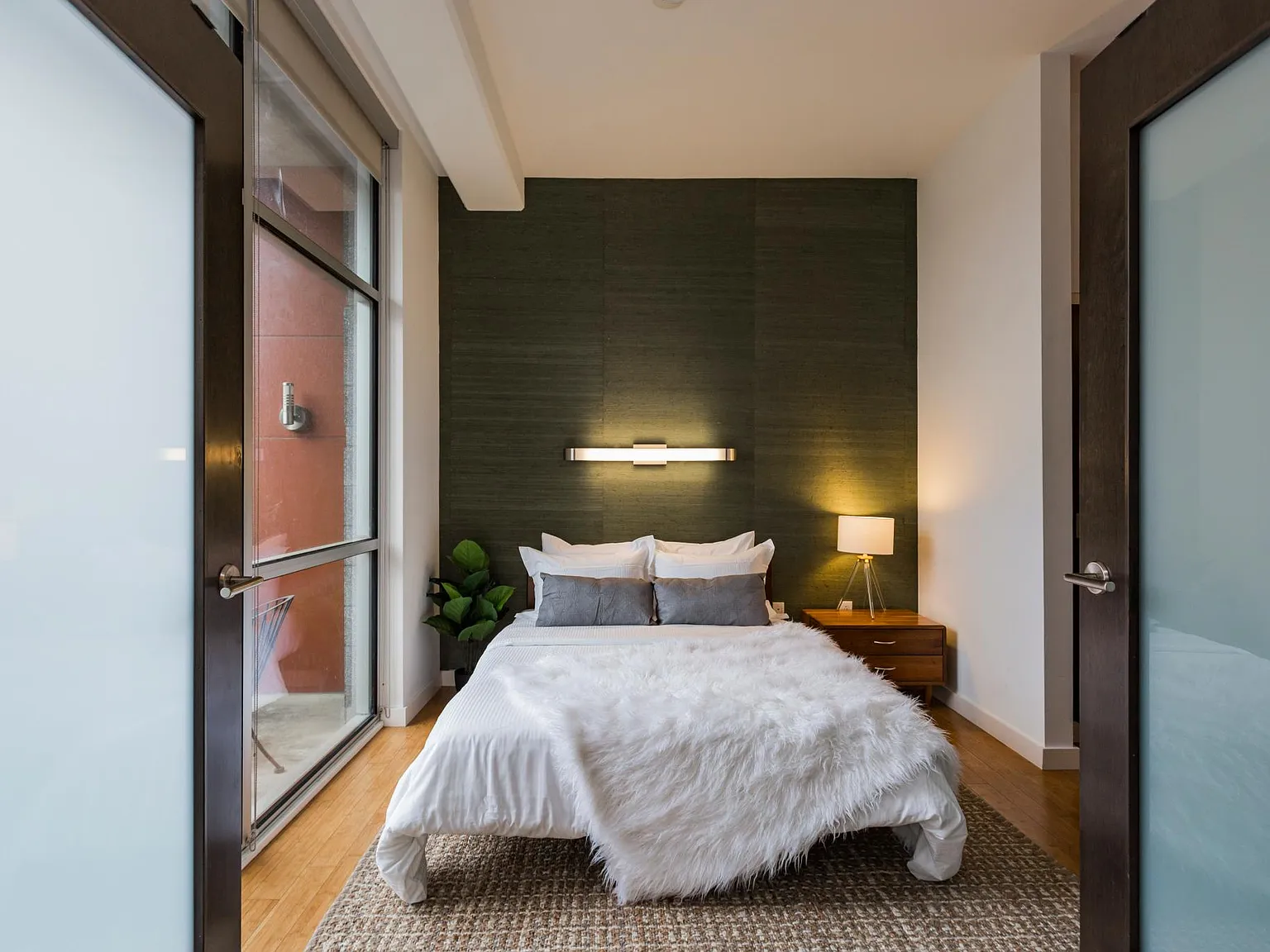 1 bed, 786 sqft, $2,300 — Photo 1