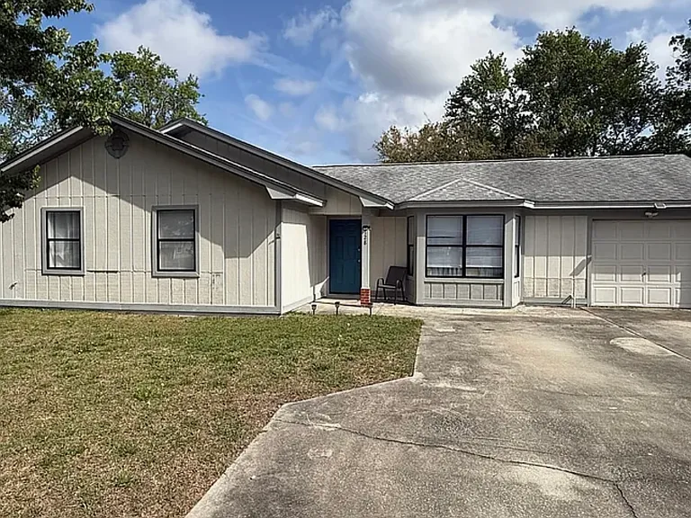 128 Dogwood Cir — Photo 1