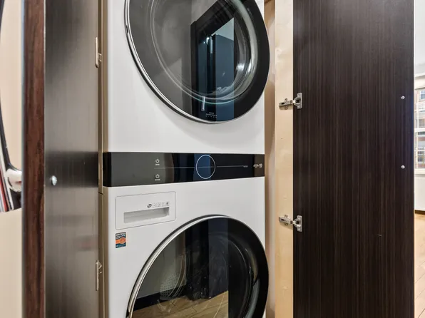 45 Oceana Drive East image 25 of 31