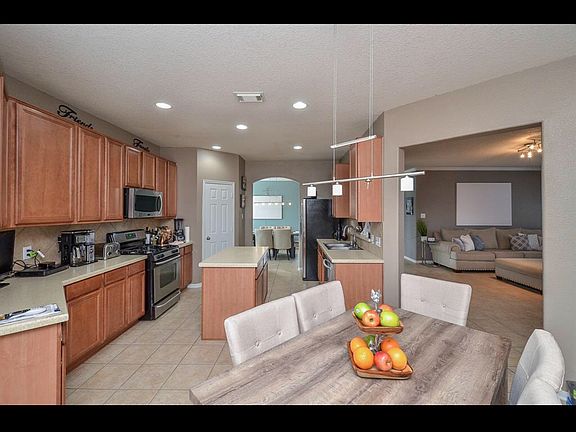 3rd image of 4014 Tulip Glen Ct