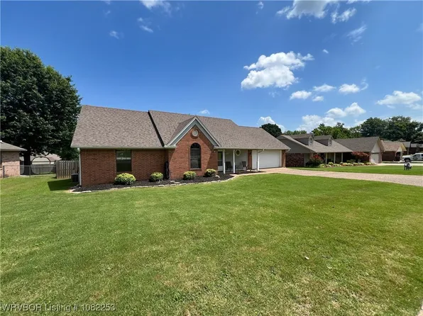 801 Northview Dr, Van Buren, AR 72956