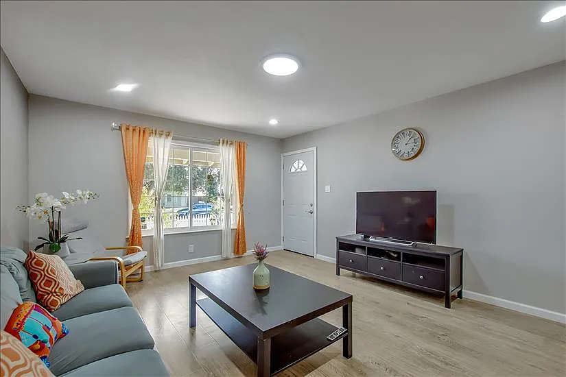 3 bed, $7,500 — Photo 4