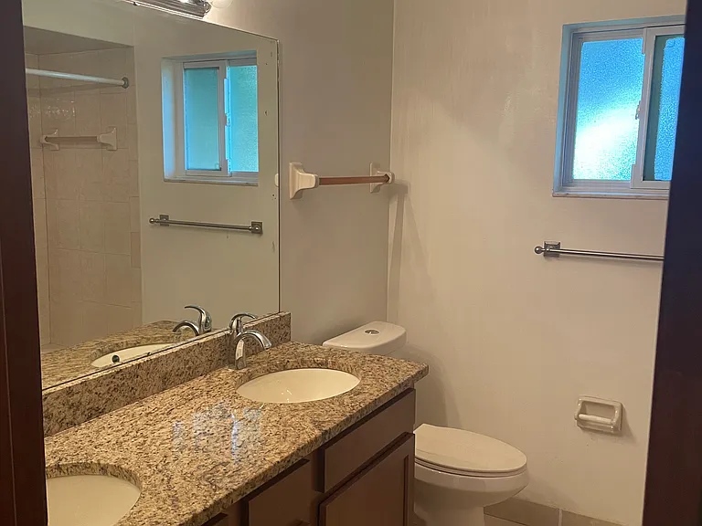 901 Nevada Dr NE — Photo 9