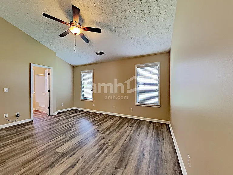 2510 Baysridge Dr NW — Photo 9