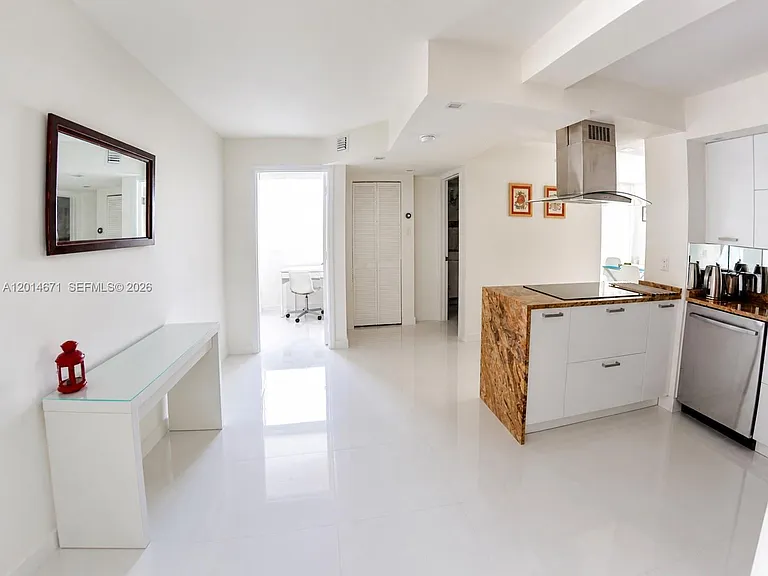6917 Collins Ave #614 — Photo 7