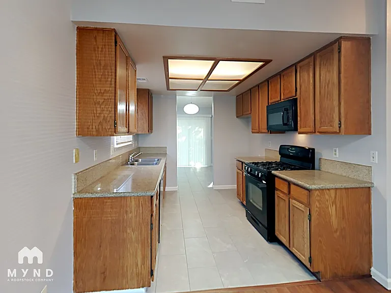 1286 Bell Ave — Photo 7