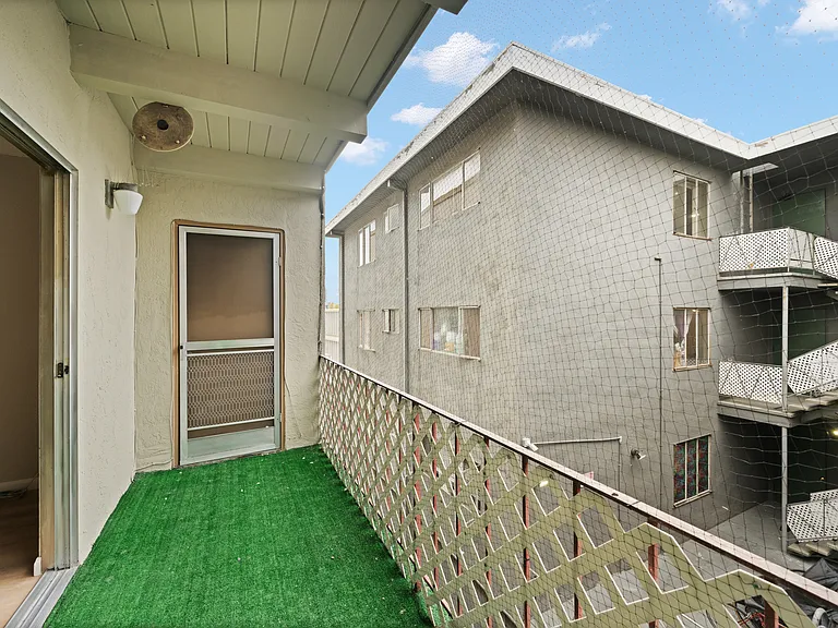 220 Athol Avenue — Photo 7