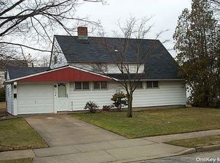 319 Blacksmith Rd, Levittown, NY 11756