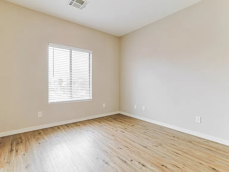 2172 E Pima Ave — Photo 12