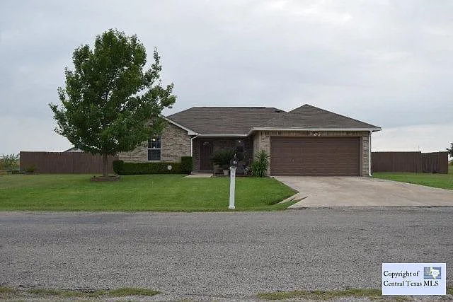 3 bed, 2.0 bath, 1230 sqft, $1,850 — Photo 2