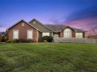 36807 E Cummins Rd, Oak Grove, MO 64075