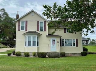 107 N Main St, Albany, IL 61230
