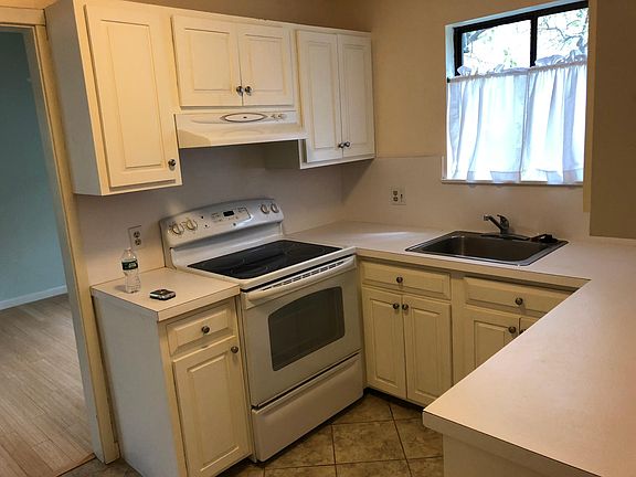 Kitchen with dishwasher