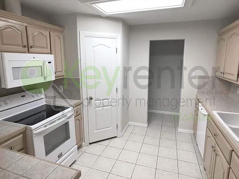 1918 Fawn Cir — Photo 13
