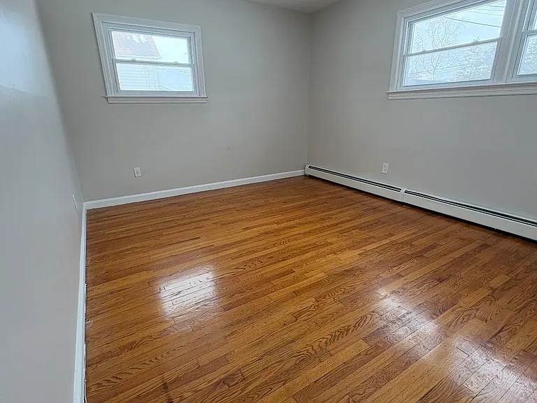 Carey Avenue Apartments — Photo 5