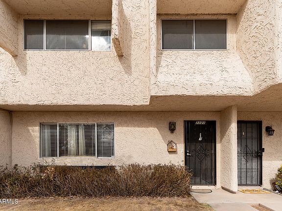 3rd image of 2221 W FARMDALE Avenue #7