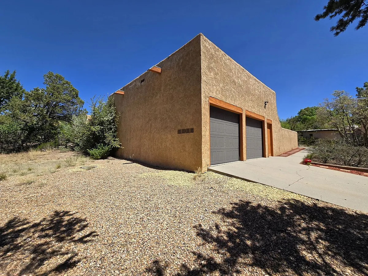Building Photo - 152 Laguna St