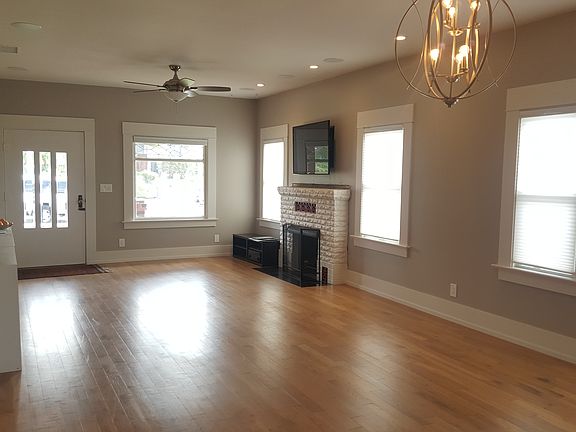 DR to LR, front entry