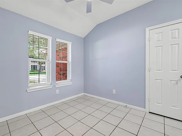 8810 Barron Wood Cir — Photo 4
