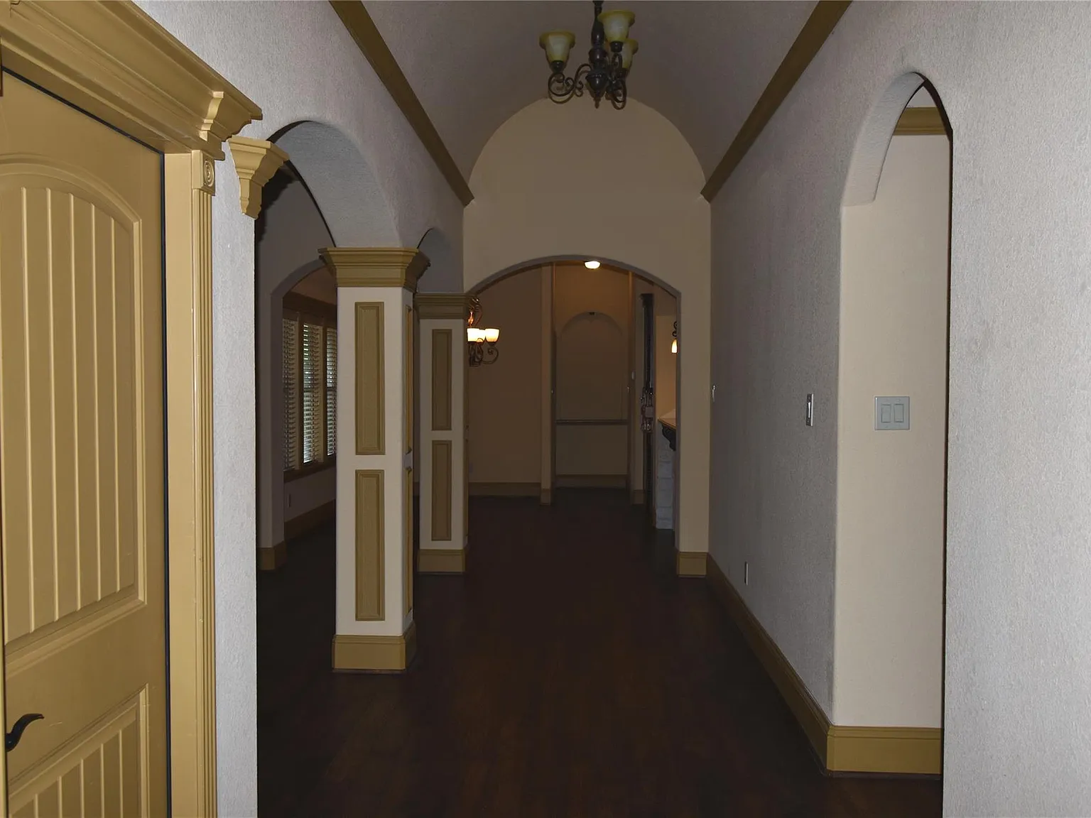3 bed, 2.5 bath, 2019 sqft, $2,200 — Photo 3