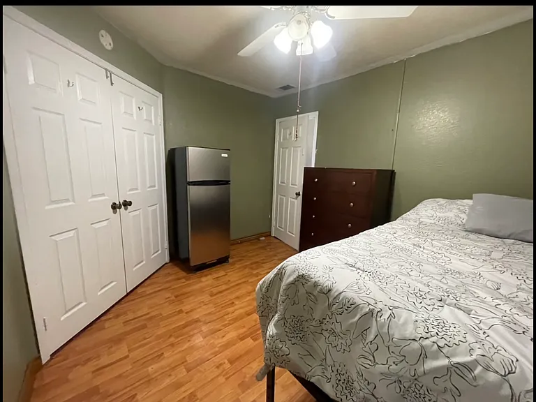 Laurel Ln — Photo 5