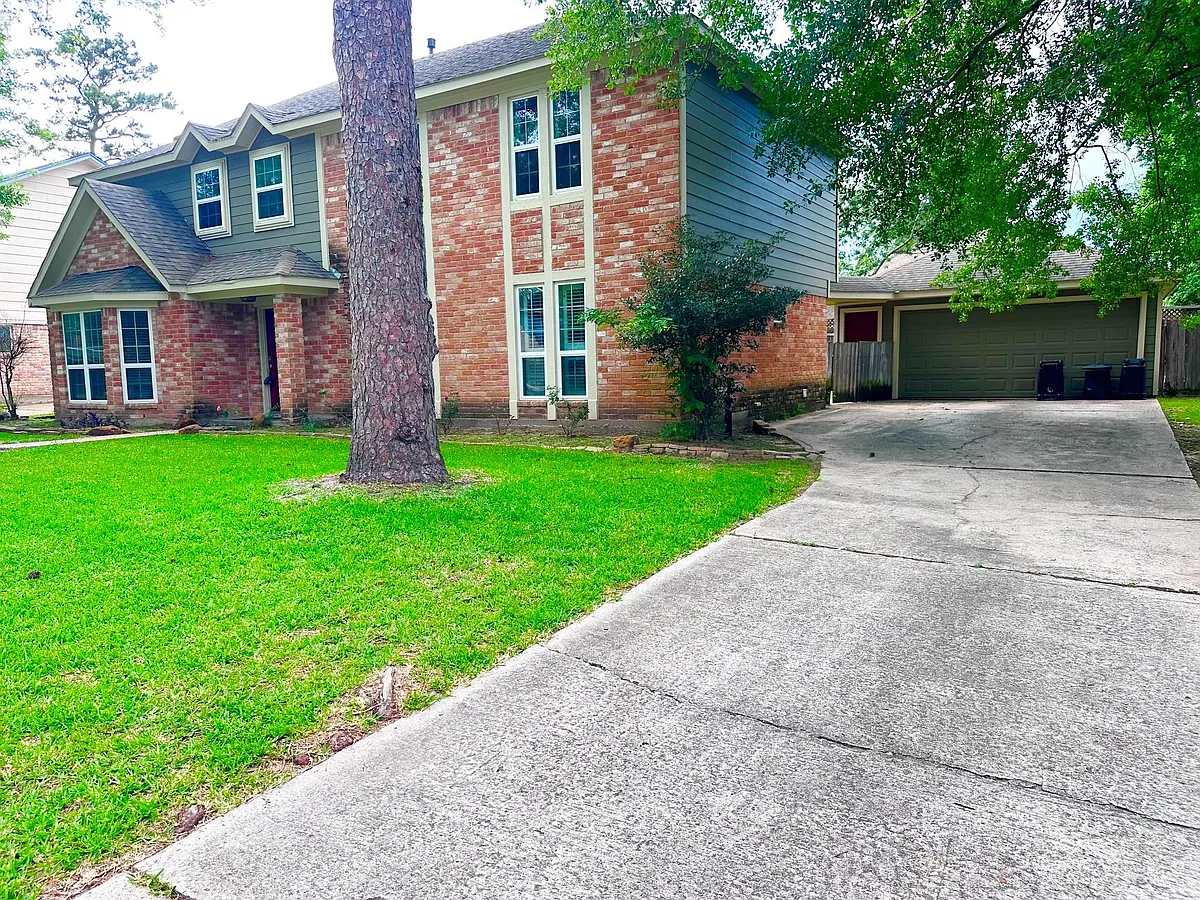 Building Photo - 17502 Cassina Dr