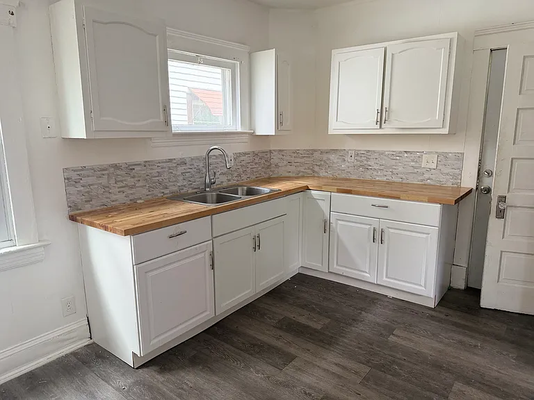 4007 Behrwald Ave — Photo 2