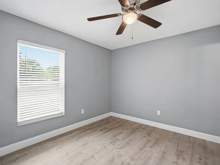 8310 N Brooks St — Photo 15