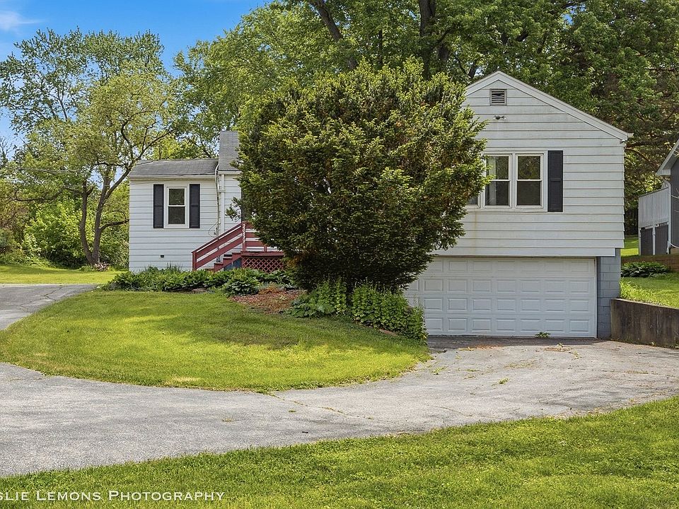 1st image of 20839 N Cumnor Ave