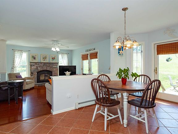 2nd image of 79 Seelbach Ln