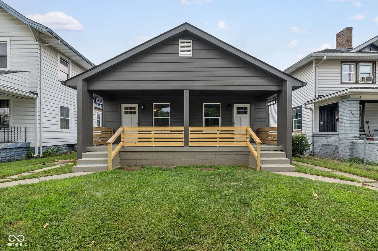 4074 Boulevard Pl — Photo 1