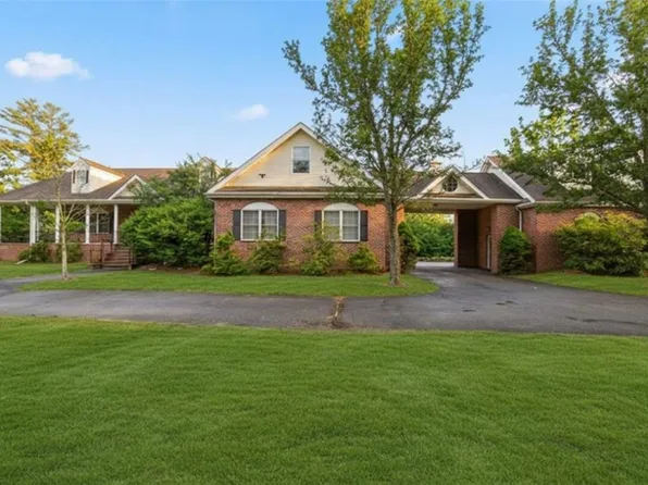267 Scenic Dr, Blakeslee, PA 18610
