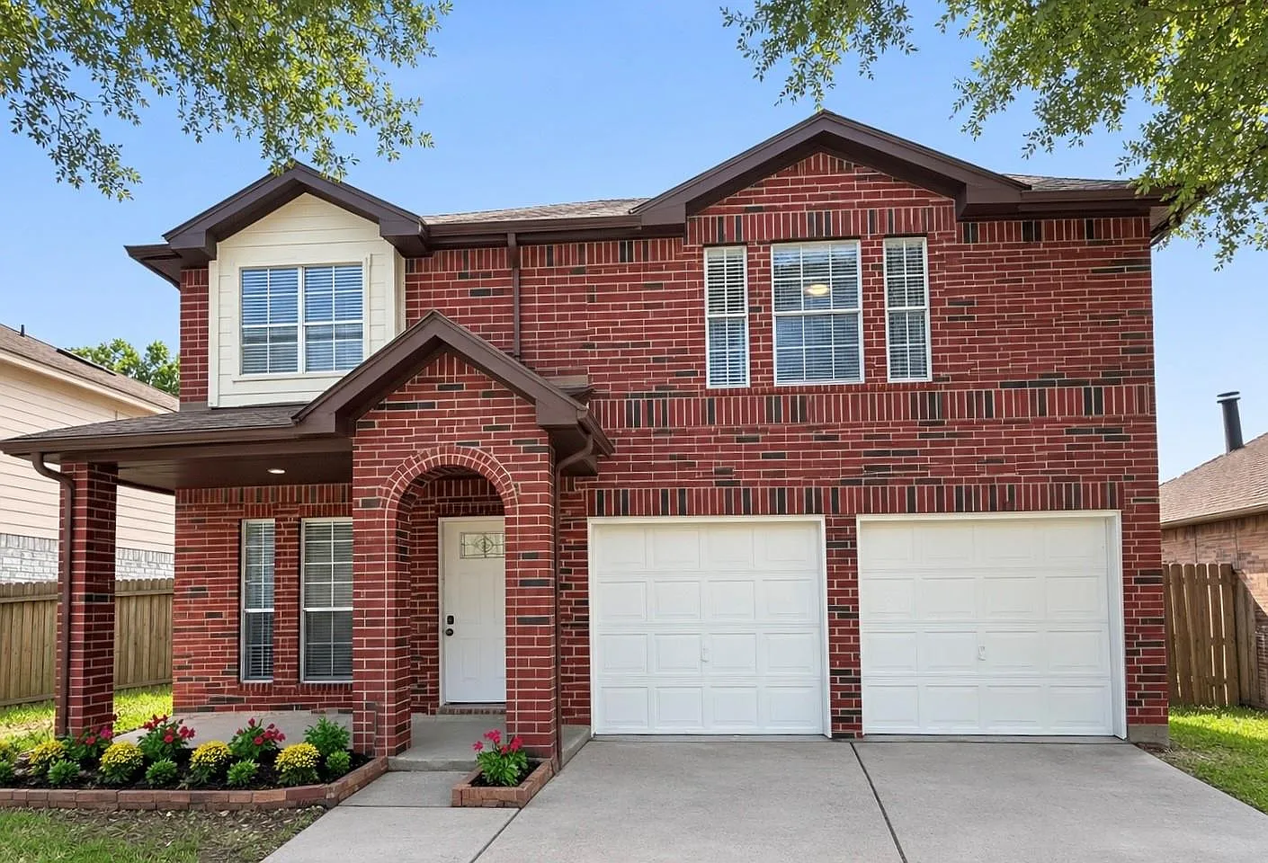 3 bed, 2.5 bath, 2128 sqft, $2,250 — Photo 1