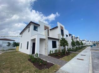 575 NE 208th Ter #575, Miami, FL 33179
