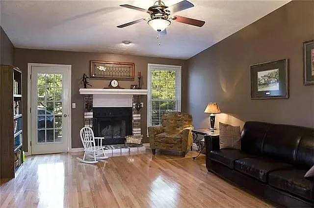 5376 Village Way — Photo 3