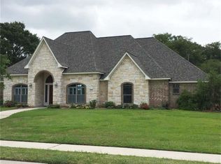 1112 Enchanted Oaks Dr, Angleton, TX 77515