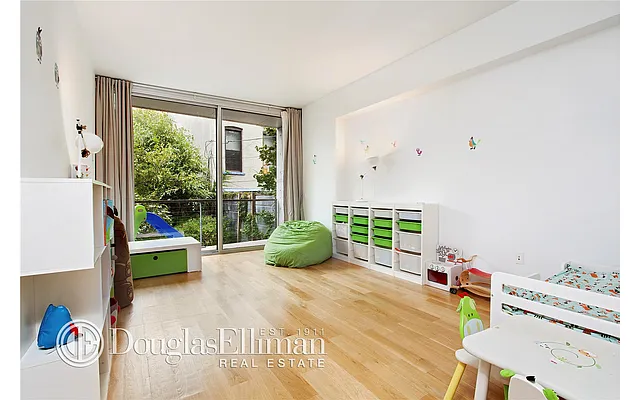 Sold by Douglas Elliman | media 21