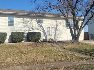 305 9th St E #E, Milan, IL 61264