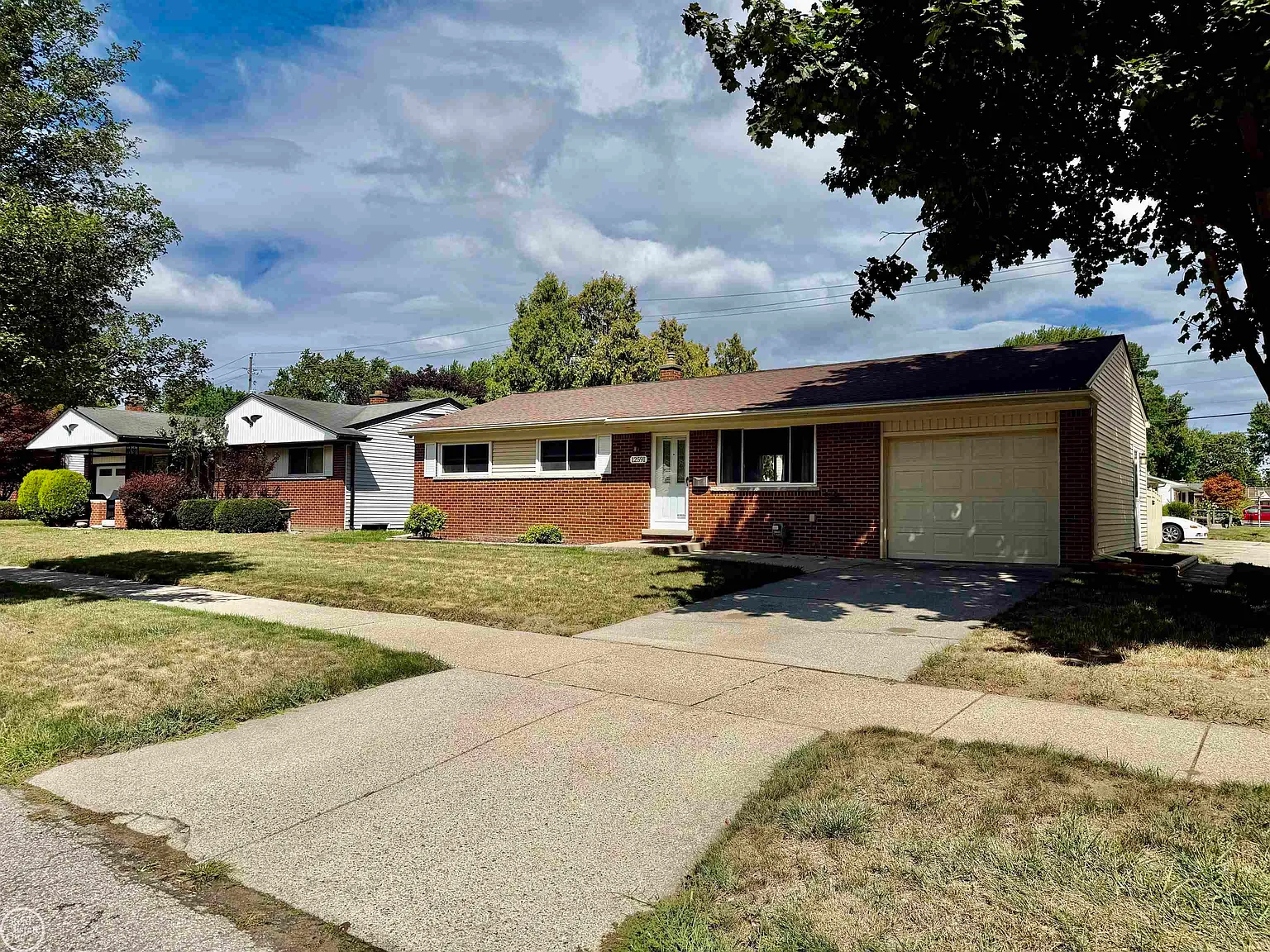 3 bed, 2.0 bath, 912 sqft, $2,050 — Photo 2