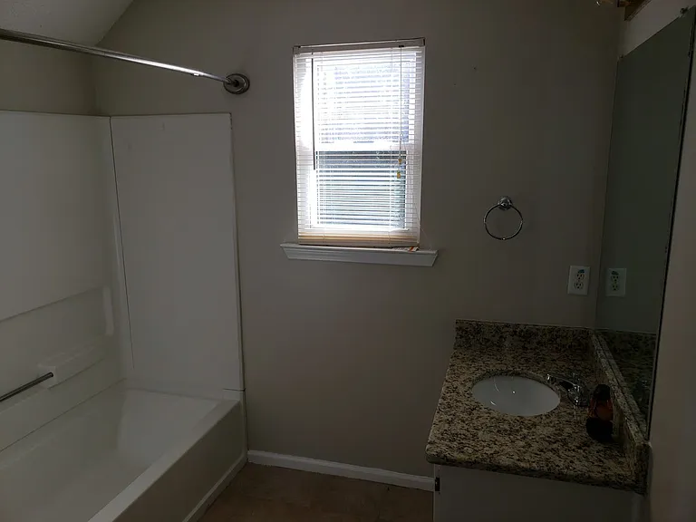 1330 N Hampton Dr — Photo 25