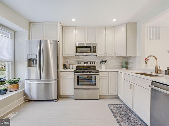 2nd image of 5614 Stillwater Ct